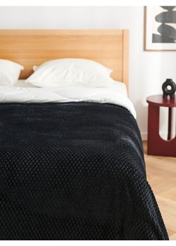 Sinsay - Narzuta o strukturze plastra miodu - czarny - id: 5053T-99X - marki Sinsay - 186812499 Sinsay - Narzuta o strukturze plastra miodu - czarny ze sklepu Sinsay w kategorii Narzuty i kapy - zdjęcie 186812499