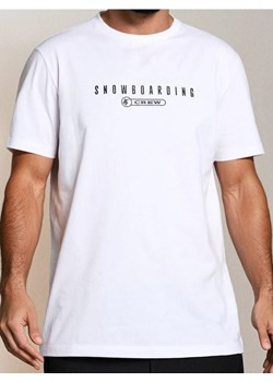 Sinsay - Bawełniana koszulka z napisem - biały ze sklepu Sinsay w kategorii T-shirty męskie - zdjęcie 186817967
