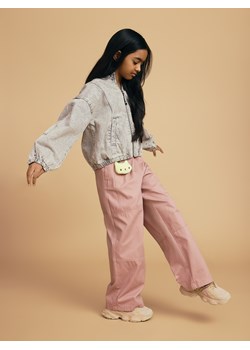 Reserved - Spodnie z breloczkiem - brudny róż ze sklepu Reserved w kategorii Spodnie dziewczęce - zdjęcie 186821535