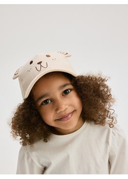 Reserved - Muślinowa czapka z daszkiem z uszami - złamana biel ze sklepu Reserved w kategorii Czapki dziecięce - zdjęcie 187043836