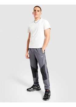 UNDER ARMOUR SPODNIE TECH HYBRID WVN PANTS - id: 6007952-016 - marki Under Armour - 187048168 UNDER ARMOUR SPODNIE TECH HYBRID WVN PANTS ze sklepu JD Sports  w kategorii Spodnie męskie - zdjęcie 187048168
