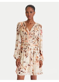 Guess Sukienka koktajlowa W5YK20 WDW82 Beżowy Regular Fit ze sklepu MODIVO w kategorii Sukienki - zdjęcie 187051785