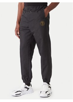 EA7 Emporio Armani Spodnie dresowe 7M000264 AF13722 UC001 Czarny Modern Fit ze sklepu MODIVO w kategorii Spodnie męskie - zdjęcie 187052149