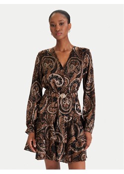 Guess Sukienka codzienna W5BK53 W2770 Brązowy Regular Fit ze sklepu MODIVO w kategorii Sukienki - zdjęcie 187052175