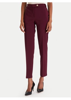 Rinascimento Chinosy CFC0126225003 Bordowy Slim Fit - id: 0000305802491 - marki Rinascimento - 187052249 Rinascimento Chinosy CFC0126225003 Bordowy Slim Fit ze sklepu MODIVO w kategorii Spodnie damskie - zdjęcie 187052249