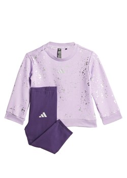 adidas Komplet bluza i legginsy Everyday Glam JW2434 Fioletowy Regular Fit ze sklepu MODIVO w kategorii Komplety niemowlęce - zdjęcie 187052347