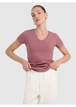 Damski t-shirt bez nadruku 4F 4FWAW25TTSHF2972 - różowy ze sklepu Sportstylestory.com w kategorii Bluzki damskie - zdjęcie 187202459