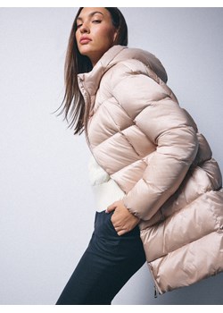 Mohito - Puchowa kurtka - beżowy - id: 026GI-08X - marki Mohito - 187207127 Mohito - Puchowa kurtka - beżowy ze sklepu Mohito w kategorii Kurtki damskie - zdjęcie 187207127