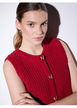 Mohito - Swetrowa czerwona kamizelka - czerwony - id: 534EQ-33X - marki Mohito - 187207388 Mohito - Swetrowa czerwona kamizelka - czerwony ze sklepu Mohito w kategorii Swetry damskie - zdjęcie 187207388