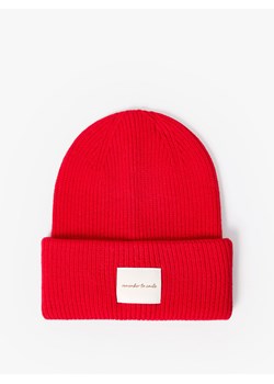 Mohito - Czerwona czapka beanie - czerwony ze sklepu Mohito w kategorii Czapki zimowe damskie - zdjęcie 187207735