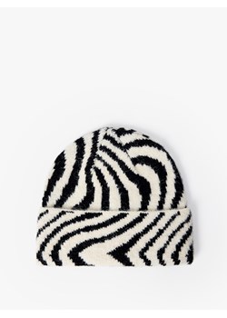 Mohito - Czapka beanie we wzory - wielobarwny - id: 962HI-MLC - marki Mohito - 187207755 Mohito - Czapka beanie we wzory - wielobarwny ze sklepu Mohito w kategorii Czapki zimowe damskie - zdjęcie 187207755
