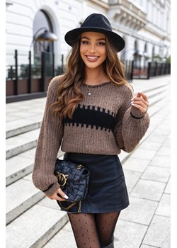 krótki sweter karla z szerokimi rękawami polski produkt j&k premium - beż - id: 9595 - marki J&k - 187207836 krótki sweter karla z szerokimi rękawami polski produkt j&k premium - beż ze sklepu STYLOWO w kategorii Swetry damskie - zdjęcie 187207836