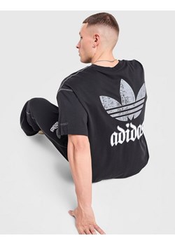 ADIDAS T-SHIRT GFX TEE LO ze sklepu JD Sports  w kategorii T-shirty męskie - zdjęcie 187207979