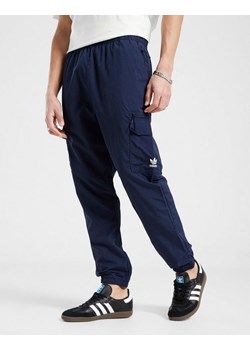 ADIDAS SPODNIE ESS WOVEN CARGO ze sklepu JD Sports  w kategorii Spodnie męskie - zdjęcie 187208008