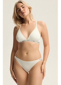 Esotiq biustonosz miękki soft Bloovii Abria 43843-00X, Kolor biały, Rozmiar L, BLOOVII - id: 221049 - marki Bloovii - 187209298 Esotiq biustonosz miękki soft Bloovii Abria 43843-00X, Kolor biały, Rozmiar L, BLOOVII ze sklepu Primodo w kategorii Biustonosze - zdjęcie 187209298