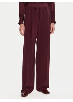 Marella Spodnie materiałowe Vanto 2523136065 Bordowy Regular Fit ze sklepu MODIVO w kategorii Spodnie damskie - zdjęcie 187213697