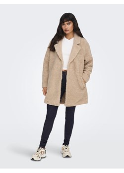 ONLY Płaszcz pluszowy "ONLNEWAURELIA Sherpa Coat" w kolorze beżowym ze sklepu Limango Polska w kategorii Płaszcze damskie - zdjęcie 187221805