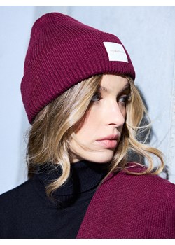 Mohito - Bordowa czapka beanie - kasztanowy - id: 957HI-83X - marki Mohito - 187222589 Mohito - Bordowa czapka beanie - kasztanowy ze sklepu Mohito w kategorii Czapki zimowe damskie - zdjęcie 187222589