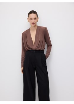 Reserved - Body oversize - brązowy - id: ZY000-88X - marki Reserved - 187223327 Reserved - Body oversize - brązowy ze sklepu Reserved w kategorii Bluzki damskie - zdjęcie 187223327