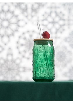 Sinsay - Półtransparentny kubek ze słomką z motywem zimowym - zielony - id: 743GR-77X - marki Sinsay - 187226415 Sinsay - Półtransparentny kubek ze słomką z motywem zimowym - zielony ze sklepu Sinsay w kategorii Kubki - zdjęcie 187226415