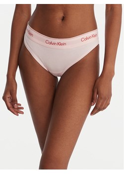 Calvin Klein Underwear Stringi LV00QF8518 Różowy - id: 0000305358714 - marki Calvin Klein Underwear - 187236347 Calvin Klein Underwear Stringi LV00QF8518 Różowy ze sklepu MODIVO w kategorii Majtki damskie - zdjęcie 187236347