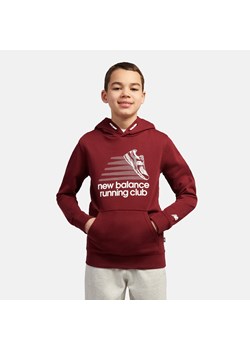 Bluza dziecięca New Balance LAKB0347MHB – bordowa ze sklepu New Balance Poland w kategorii Bluzy chłopięce - zdjęcie 187240348