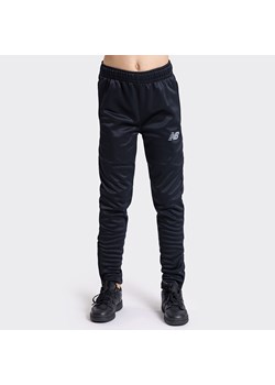 Spodnie dziecięce New Balance EJP9040BK – czarne - id: 3211248 - marki New Balance - 187240467 Spodnie dziecięce New Balance EJP9040BK – czarne ze sklepu New Balance Poland w kategorii Spodnie chłopięce - zdjęcie 187240467