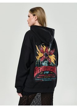 Sinsay - Bluza hoodie z nadrukiem z tyłu Stranger Things - czarny ze sklepu Sinsay w kategorii Bluzy damskie - zdjęcie 187241488