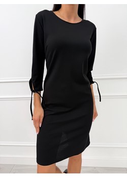 Czarna Klasyczna Sukienka - id: 23069733 - marki Modnakiecka.pl - 187242146 Czarna Klasyczna Sukienka ze sklepu ModnaKiecka.pl w kategorii Sukienki - zdjęcie 187242146