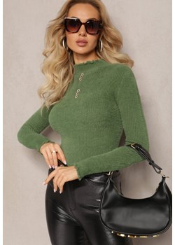 Zielony Futerkowy Sweter z Wełny z Półgolfem i Ozdobnymi Guzikami Zekluna - id: HS3081-61-GREEN - marki Renee - 187242259 Zielony Futerkowy Sweter z Wełny z Półgolfem i Ozdobnymi Guzikami Zekluna ze sklepu renee.pl w kategorii Swetry damskie - zdjęcie 187242259