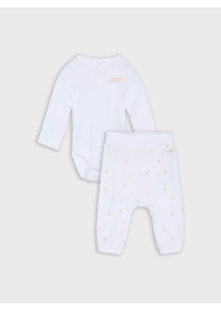 Sinsay - Zestaw: body i spodnie - biały - id: 896FW-00X - marki Sinsay - 187250406 Sinsay - Zestaw: body i spodnie - biały ze sklepu Sinsay w kategorii Komplety niemowlęce - zdjęcie 187250406