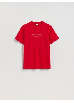 Reserved - T-shirt regular ze świątecznym nadrukiem - intenstywna czerwień - id: 685HO-29X - marki Reserved - 187258325 Reserved - T-shirt regular ze świątecznym nadrukiem - intenstywna czerwień ze sklepu Reserved w kategorii T-shirty męskie - zdjęcie 187258325