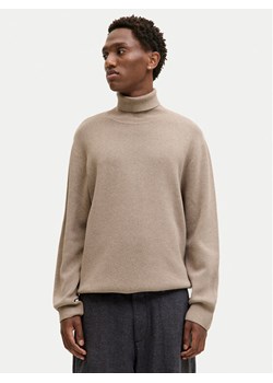 Jack & Jones Golf Milano 12285093 Beżowy Relaxed Fit - id: 0000305487902 - marki Jack & Jones - 187264049 Jack & Jones Golf Milano 12285093 Beżowy Relaxed Fit ze sklepu MODIVO w kategorii Swetry męskie - zdjęcie 187264049