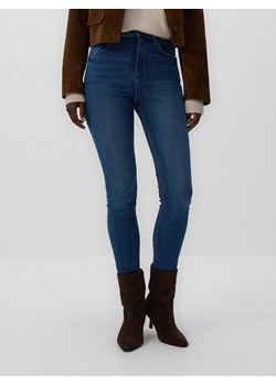 Reserved - Jeansy slim z dłuższą nogawką - granatowy - id: 554GE-59J - marki Reserved - 187264766 Reserved - Jeansy slim z dłuższą nogawką - granatowy ze sklepu Reserved w kategorii Jeansy damskie - zdjęcie 187264766