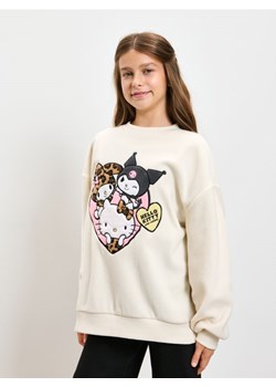 Sinsay - Polarowa bluza crewneck z naszywką Hello Kitty - kremowy - id: 086GC-01X - marki Sinsay - 187266268 Sinsay - Polarowa bluza crewneck z naszywką Hello Kitty - kremowy ze sklepu Sinsay w kategorii Bluzy dziewczęce - zdjęcie 187266268