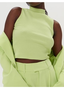 Sinsay - Prążkowany crop top bez rękawów ze stójką - zielony - id: 8999J-70X - marki Sinsay - 187266526 Sinsay - Prążkowany crop top bez rękawów ze stójką - zielony ze sklepu Sinsay w kategorii Bluzki damskie - zdjęcie 187266526