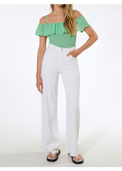 Sinsay - Top na ramiączkach z falbaną przy dekolcie - zielony - id: 9011J-76P - marki Sinsay - 187266535 Sinsay - Top na ramiączkach z falbaną przy dekolcie - zielony ze sklepu Sinsay w kategorii Bluzki damskie - zdjęcie 187266535