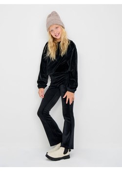 Sinsay - Welurowe legginsy flare - czarny - id: 043EU-99X - marki Sinsay - 187267739 Sinsay - Welurowe legginsy flare - czarny ze sklepu Sinsay w kategorii Spodnie dziewczęce - zdjęcie 187267739