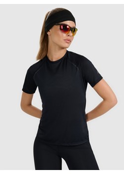 Damska koszulka do biegania 4F 4FWAW25TFTSF1502 - czarna ze sklepu Sportstylestory.com w kategorii Bluzki damskie - zdjęcie 187270357
