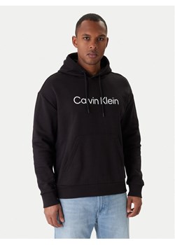 Calvin Klein Bluza Hero K10K111345 Czarny Regular Fit ze sklepu MODIVO w kategorii Bluzy męskie - zdjęcie 187270957