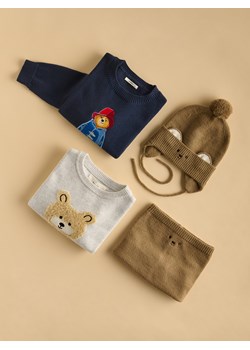 Reserved - Sweter z aplikacją - jasnoszary - id: 557BF-09M - marki Reserved - 187273768 Reserved - Sweter z aplikacją - jasnoszary ze sklepu Reserved w kategorii Swetry chłopięce - zdjęcie 187273768