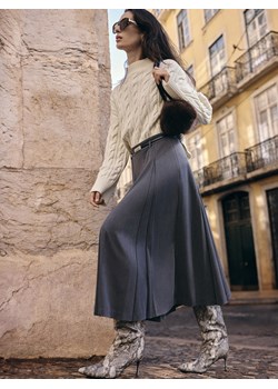 Mohito - Szara spódnica midi z paskiem - szary - id: 337GS-90M - marki Mohito - 187274965 Mohito - Szara spódnica midi z paskiem - szary ze sklepu Mohito w kategorii Spódnice - zdjęcie 187274965