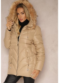 Beżowa Trapezowa Kurtka z Pikowanymi Przeszyciami i Kapturem z Odpinanym Futrem Deoiala - id: 5M3257-42-BEIGE - marki Renee - 187277189 Beżowa Trapezowa Kurtka z Pikowanymi Przeszyciami i Kapturem z Odpinanym Futrem Deoiala ze sklepu renee.pl w kategorii Kurtki damskie - zdjęcie 187277189