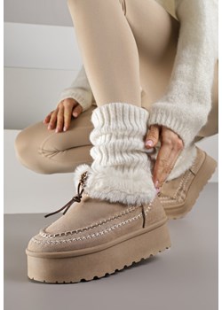 Ciemnobeżowe Śniegowce na Grubej Podeszwie z Ozdobnymi Przeszyciami i Futerkiem Lindera - id: 401822 - marki born2be - 187278718 Ciemnobeżowe Śniegowce na Grubej Podeszwie z Ozdobnymi Przeszyciami i Futerkiem Lindera ze sklepu born2be.pl w kategorii Śniegowce damskie - zdjęcie 187278718