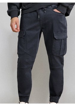 Sinsay - Jeansy regular jogger cargo - niebieski - id: 452FB-57X - marki Sinsay - 187280717 Sinsay - Jeansy regular jogger cargo - niebieski ze sklepu Sinsay w kategorii Jeansy męskie - zdjęcie 187280717