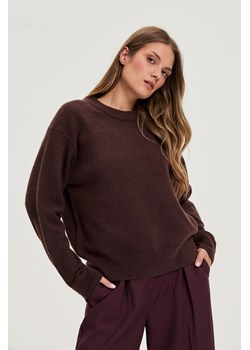 Gładki sweter brązowy - id: 32310 - marki Moodo.pl - 187285026 Gładki sweter brązowy ze sklepu Moodo.pl w kategorii Swetry damskie - zdjęcie 187285026