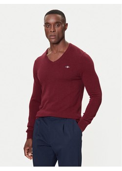 Gant Sweter 8050274 Czerwony Regular Fit - id: 0000305824943 - marki Gant - 187285548 Gant Sweter 8050274 Czerwony Regular Fit ze sklepu MODIVO w kategorii Swetry męskie - zdjęcie 187285548