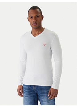 Guess Longsleeve M2YI08 J1314 Biały Slim Fit - id: 0000302841905 - marki Guess - 187285595 Guess Longsleeve M2YI08 J1314 Biały Slim Fit ze sklepu MODIVO w kategorii T-shirty męskie - zdjęcie 187285595