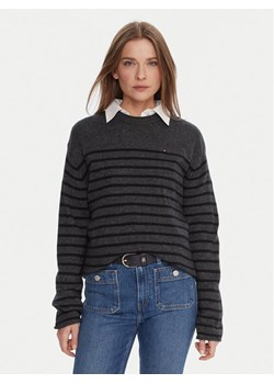 Tommy Hilfiger Sweter WW0WW46438 Szary Regular Fit ze sklepu MODIVO w kategorii Swetry damskie - zdjęcie 187285747