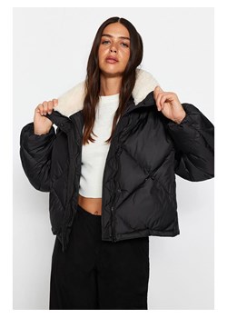 trendyol Kurtka zimowa w kolorze czarnym ze sklepu Limango Polska w kategorii Kurtki damskie - zdjęcie 187288468